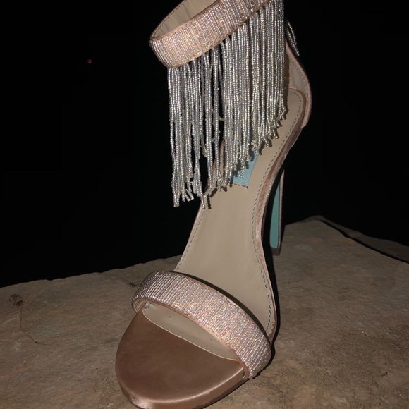 Stunning  Betsey Johnson heels - Picture 3 of 6